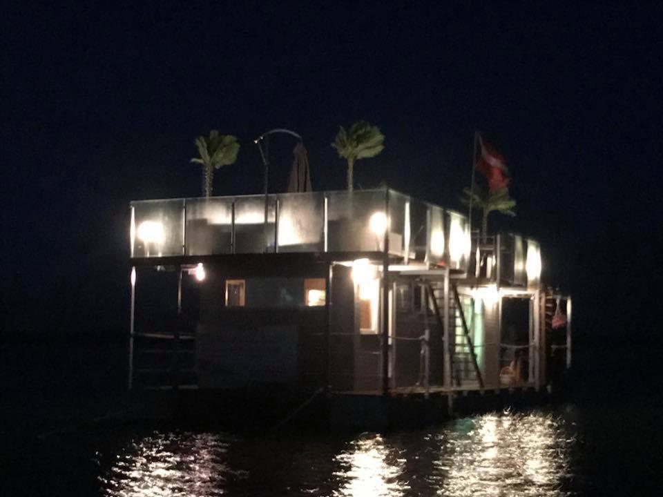 Houseboat On The Water Hotell Liepāja Exteriör bild